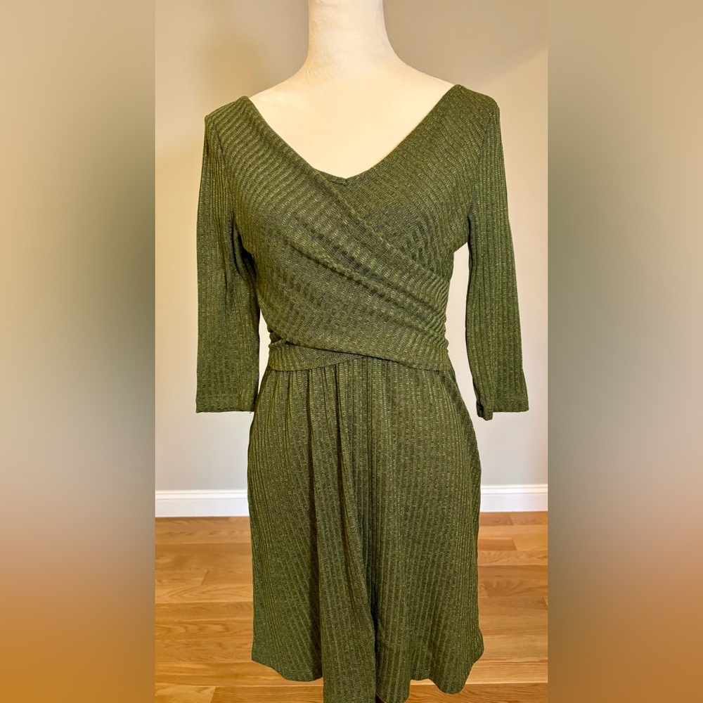 Knit 3/4 sleeve dress ruched top